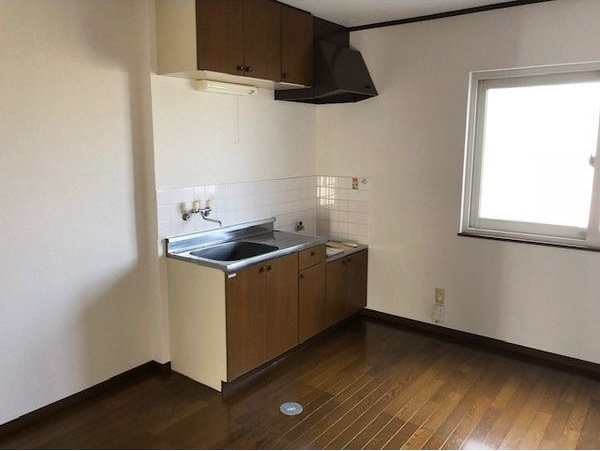 フリーデン E棟のキッチン