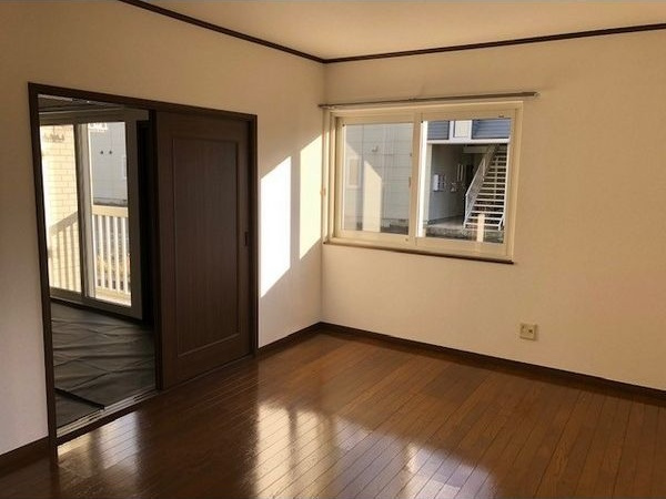 フリーデン E棟の洋室