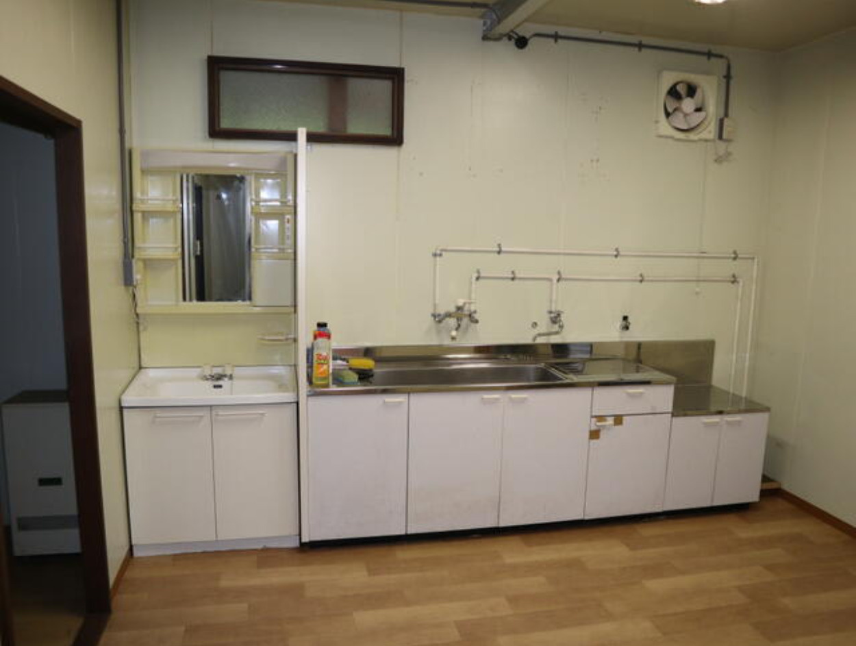 高島市今津町深清水中古ログハウスのキッチン