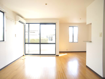 【居間・リビング】 | ラフォーレいずみ野B | 快適に過ごせるエアコンが付いています♪