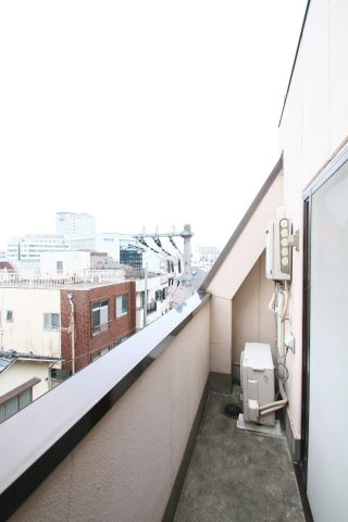 【バルコニー】