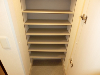 【玄関】 | グランドゥール二の宮 | イメージ(別号室)