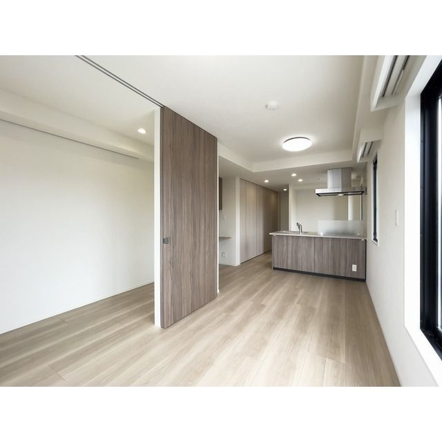 コンフォリア北沢の居間・リビング|■エアコン■24時間換気システム■ダウンライト