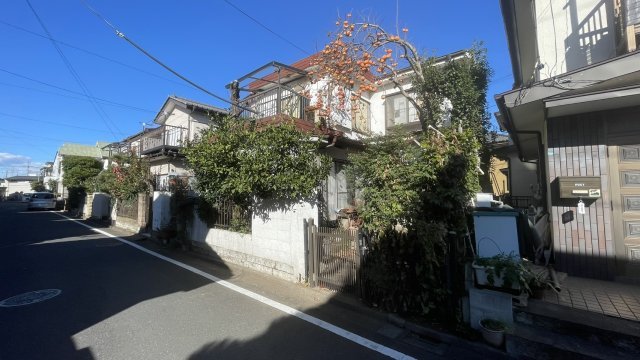 敷地面積30坪　売地　ふじみ野市桜ケ丘1丁目の前面道路含む現地写真|前面道路：南西側公道約５．２ｍに１０ｍ接道！日当たり良好です♪現地（2025年11月）撮影