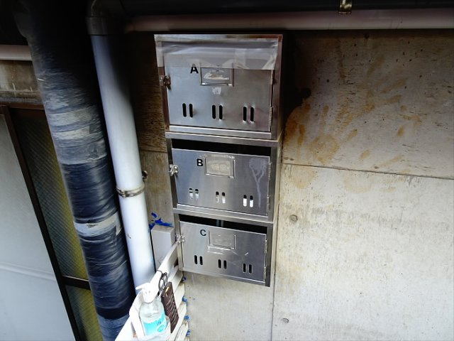 鳥谷部方のエントランス|建物の内部です