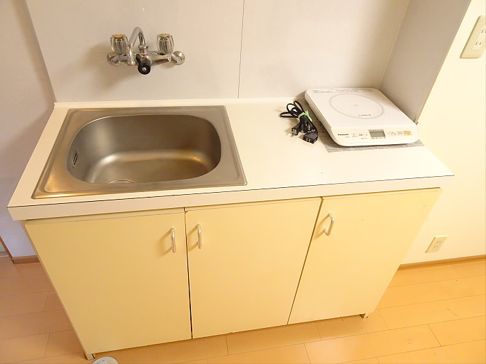 鳥谷部方のキッチン|コンパクトなキッチンで掃除もラクラク