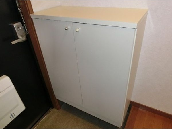 プラセール B棟の玄関