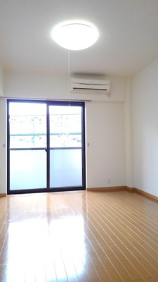 【居間・リビング】 | マーベラスC | おしゃれなリビングです