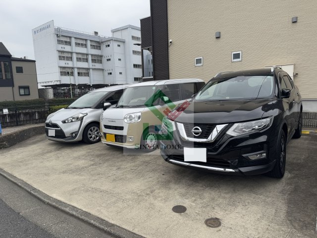デュラカーサ小山の駐車場