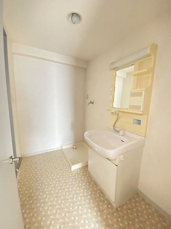 花由館の独立洗面台