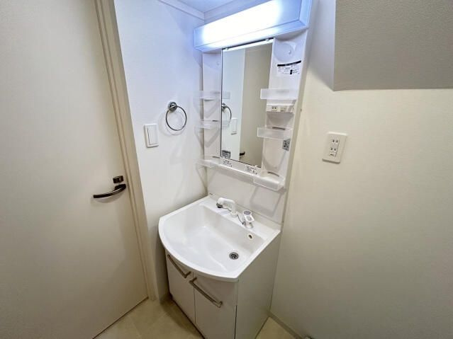 ＣＢ指扇リコの独立洗面台