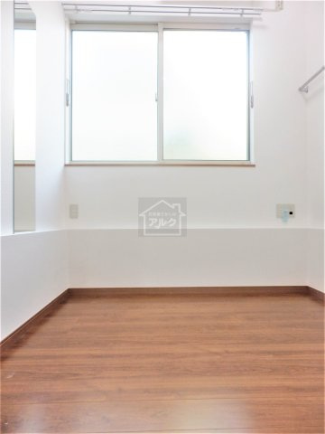 中野区弥生町１丁目のアパートの居間・リビング|敷金礼金ゼロ☆初期安☆家具付き☆