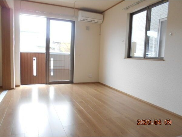 ディーパレス B棟の居間・リビング