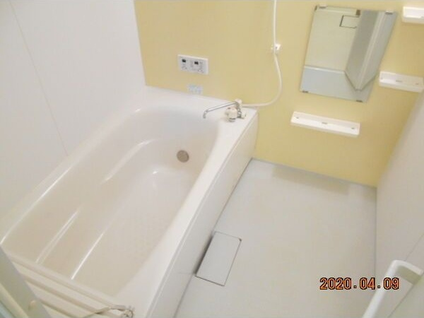 ディーパレス B棟の浴室