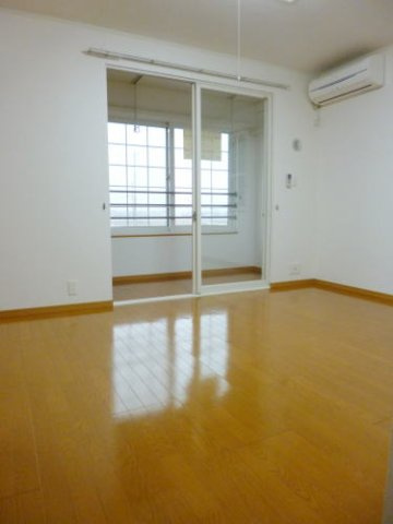 ファミール　ハウスⅤ　Ｂの居間・リビング