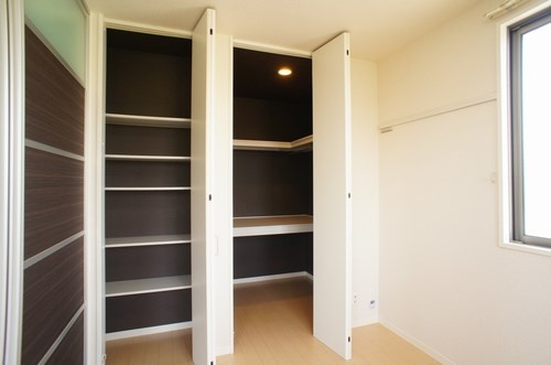 レーク・エトアールのその他|仕切りがあり、使い勝手自由な収納スペース！！