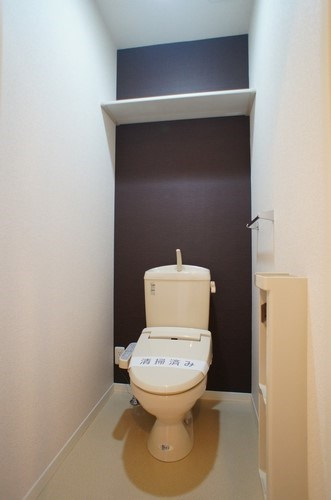 レーク・エトアールのトイレ|トイレにも棚があって便利！！