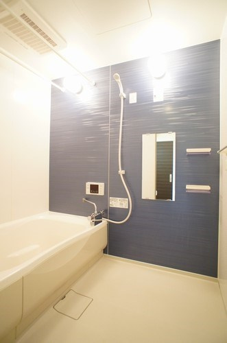 レーク・エトアールの浴室|浴室乾燥機付きで雨の日のお洗濯も安心です！