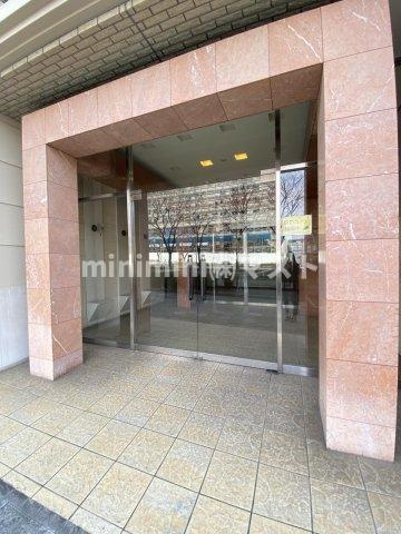 クラウンハイム上町台セントラル ラ・カーサのエントランス