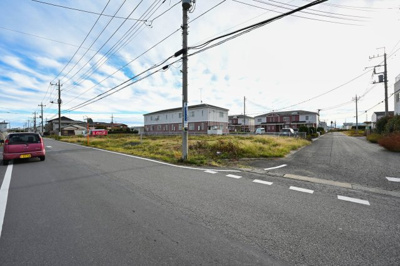 【前面道路含む現地写真】 | 太田市東新町　売り土地 | 北西角地側