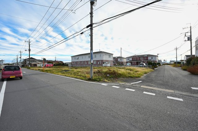 【前面道路含む現地写真】 | 太田市東新町　売り土地 | 北西角地側