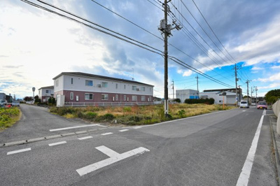 【前面道路含む現地写真】 | 太田市東新町　売り土地 | 北東角地側