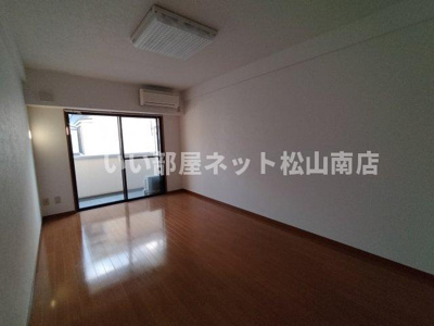 【居間・リビング】 | 第二椿マンション