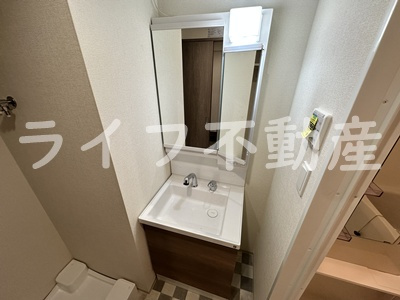 ファステート東大阪バレーナの独立洗面台|独立洗面台で身支度をすべて済ませてしまいましょう