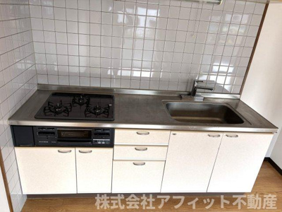 【キッチン】 | サンローズ坂田 | 3口ガスコンロ
