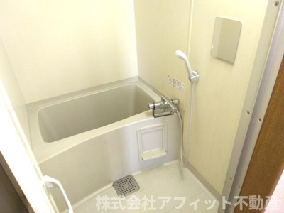 【浴室】 | サンローズ坂田 | シャワー付き