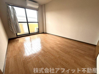 【寝室】 | サンローズ坂田 | 西側の洋室6帖