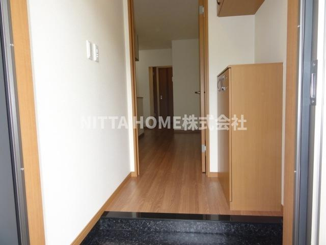 グランベルⅠの玄関|シューズボックス付きの玄関です！！