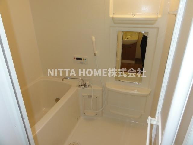 グランベルⅠの浴室|追い焚き、浴室乾燥機能付きバスルームです◇