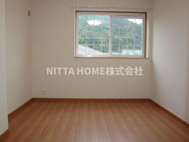 グランベルⅠの内装|こちらは６．４帖の洋室になります◎