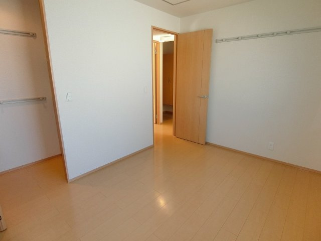 クレスト西宮東の洋室