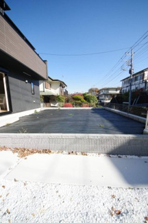 【庭】 | 【仲介手数料無料！！】日野市平山２丁目　新築戸建て（全1棟）1号棟　4798万円