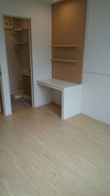 【内装】 | リジエール・ウエスト | 明るい色調の室内です