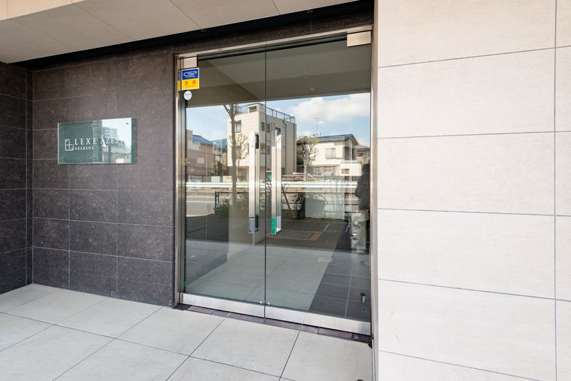 LEXE AZEST 赤羽のエントランス
