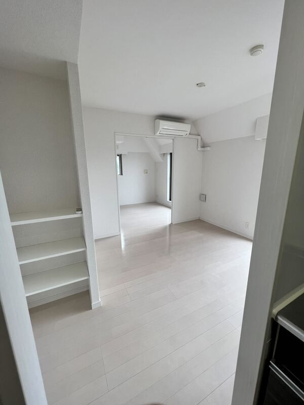 LEXE AZEST 赤羽の居間・リビング