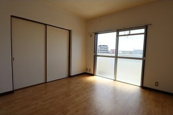 コーポラススギウラ　　　刈谷市近郊の賃貸はクラスホーム刈谷店の居間・リビング