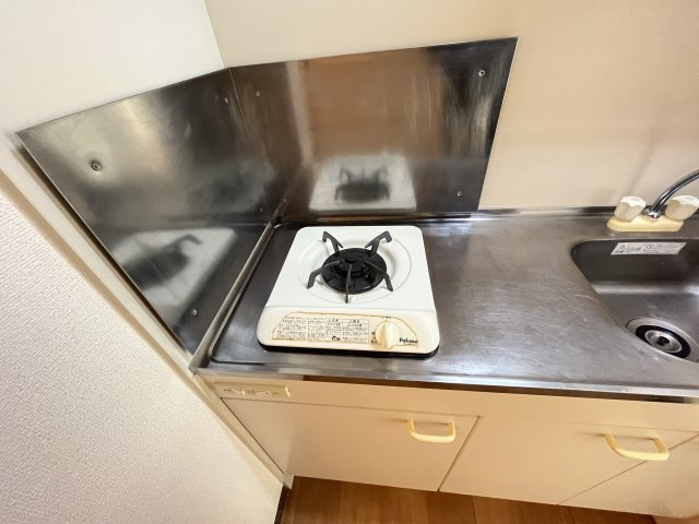 ファインＣのキッチン|イメージ201号室の写真（反転あり）