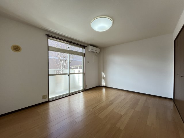 ファインＣの居間・リビング|イメージ201号室の写真（反転あり）