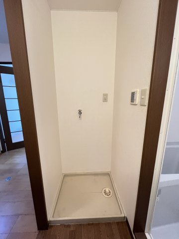 ファインＣの洗面所|イメージ201号室の写真（反転あり）