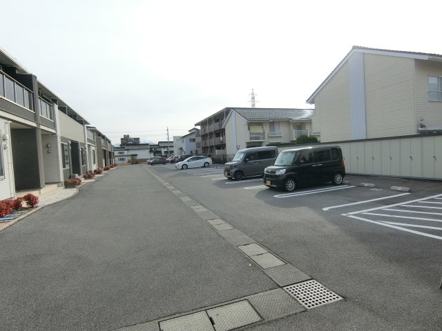 カンパーニュＴの駐車場