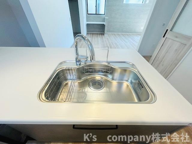 ◎茅ヶ崎市東海岸南4丁目　新築戸建　1号棟のキッチン|耐久性に優れたステンレス素材のシンク◇