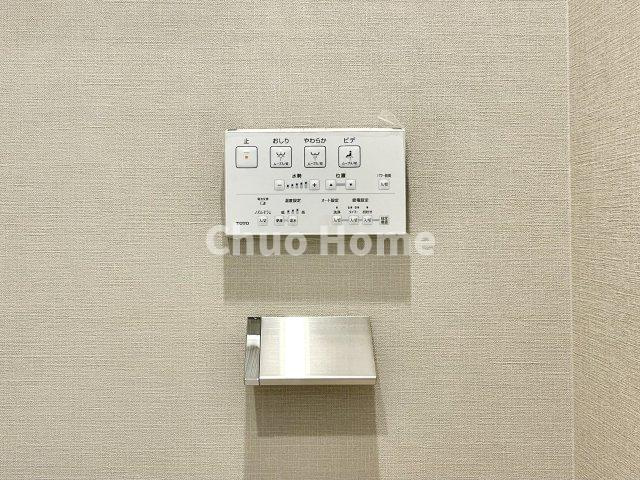 なぎさニュータウン2号棟の内装|【ウォシュレット】清潔に使いたいお手洗いには最適な設備です。もちろんウォームレットも標準装備です。