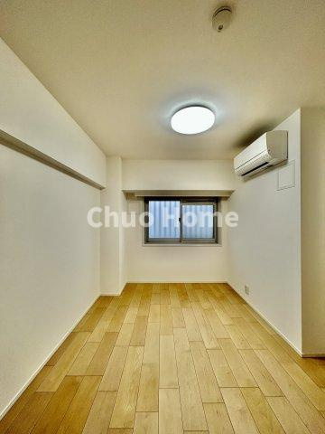 なぎさニュータウン2号棟の子供部屋|【子供部屋】お子様を持つ家庭の約6割が「家族や子どものため」に購入を希望。入学後の転校を避け、広い空間でのびのび育てたいなどの親心が、家探しのきっかけになっているようです。