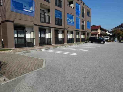 【駐車場】 | ランド・マーク・円蔵