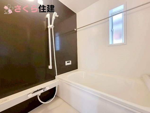 高根沢町宝積寺　第16　１号棟のキッチン|同社施工物件写真です。ダイニングとの空間のつながりがゆとりを生み出します！									
