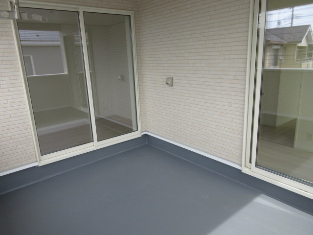 【仲介手数料無料】新築戸建　熊谷市石原1265-1（全2棟）のバルコニー